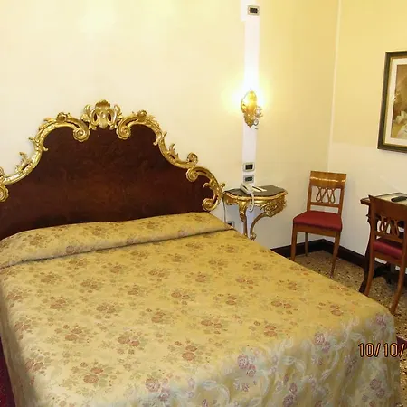 Residenza D'epoca San Cassiano Otel